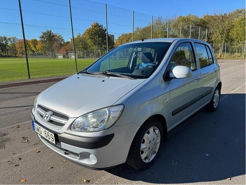 Silver Begagnad 2008 Hyundai Getz Halvkombi | 28 000 kr (Marknadspris) - Bild 1/4