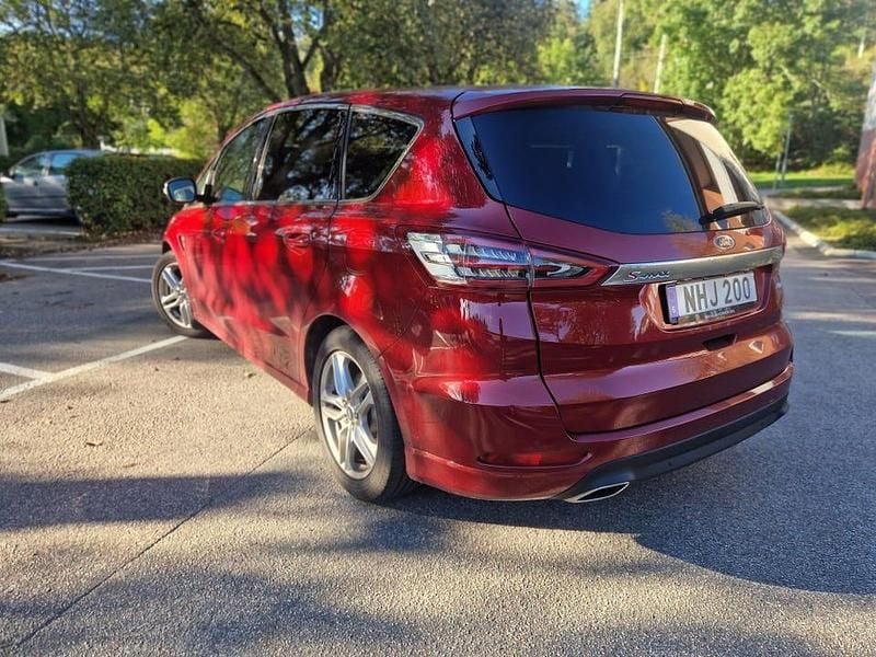 Begagnad Ford S-MAX S 180 HK (132 kW) 2016 Minibuss