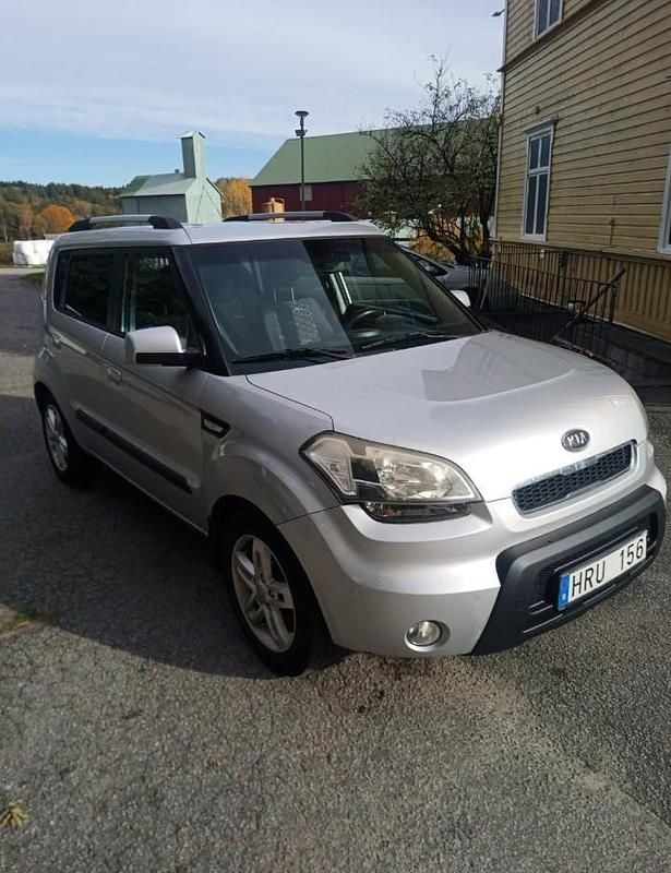 Silver Begagnad 2009 Kia Soul 4 SUV | 31 000 kr (Bra pris) - Bild 1/3