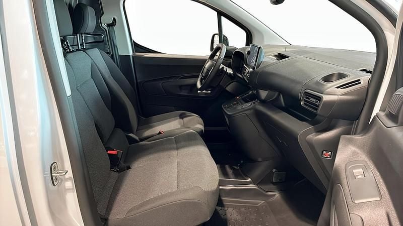 Ny Fiat Doblò 131 HK (96 kW) 2025 Vit Minibuss