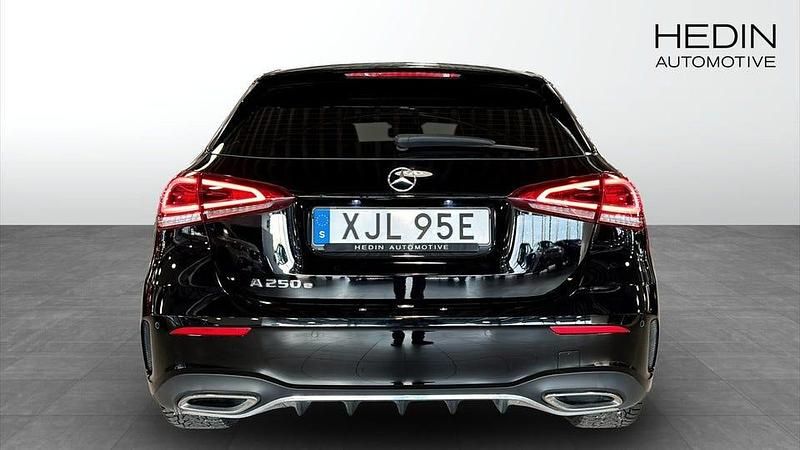 Begagnad Mercedes A250 160 HK (117 kW) 2023 Svart