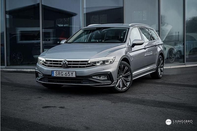 Silver Begagnad 2022 VW Passat Executive Kombi | 309 900 kr (Marknadspris) - Bild 1/4