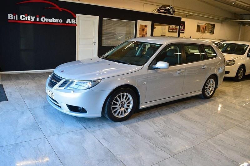 Grå Begagnad 2010 Saab 9-3 Kombi | 64 900 kr (Marknadspris) - Bild 1/4