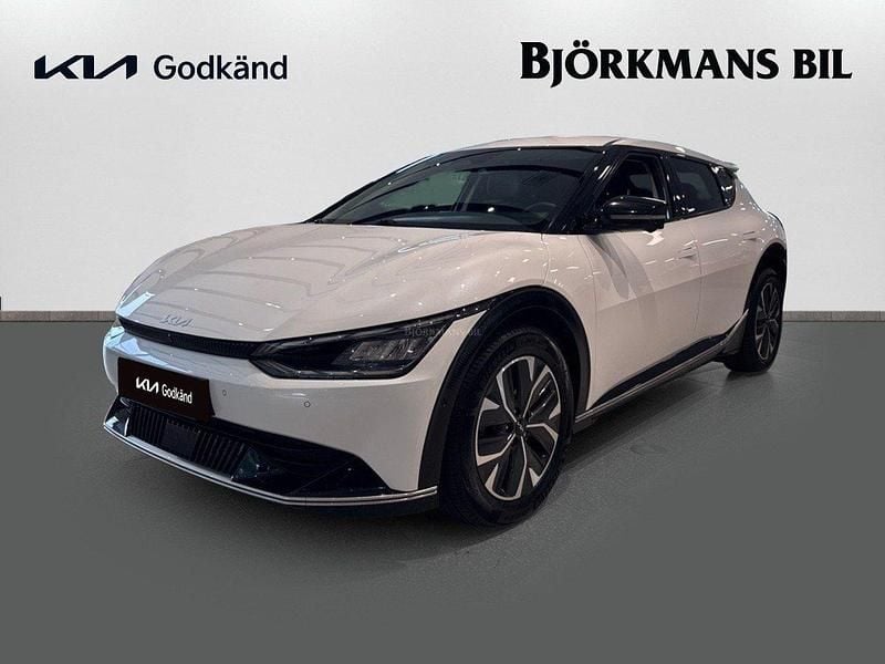 Vit (/swp/ snow white pearl m) Begagnad 2023 Kia EV6 Plus SUV | 429 000 kr (Marknadspris) - Bild 1/4