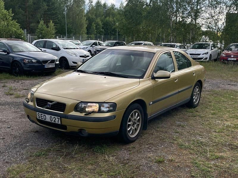Gul Begagnad 2000 Volvo S60 Business Edition Sedan | 18 500 kr (Marknadspris) - Bild 1/4