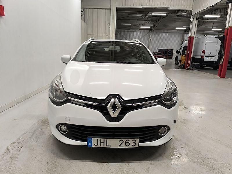 Begagnad Renault Clio GrandTour 90 HK (66 kW) 2013 Vit Kombi