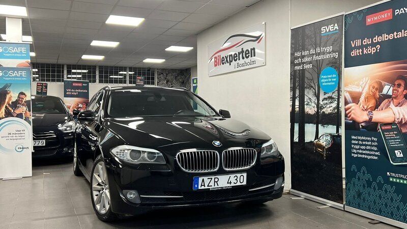 Svart Begagnad 2011 BMW 520 Kombi | 79 900 kr (Marknadspris) - Bild 1/4