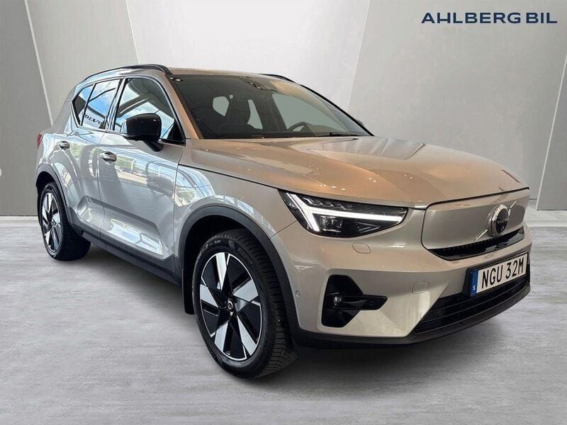 Silver Begagnad 2023 Volvo XC40 Ultimate SUV | 499 500 kr - Bild 1/3