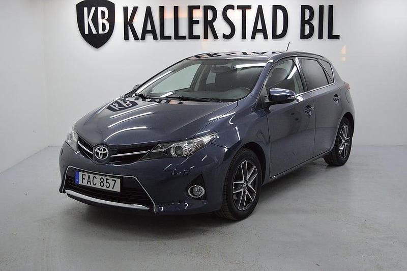 Blå Begagnad 2014 Toyota Auris Edition Halvkombi | 124 900 kr (Marknadspris) - Bild 1/4
