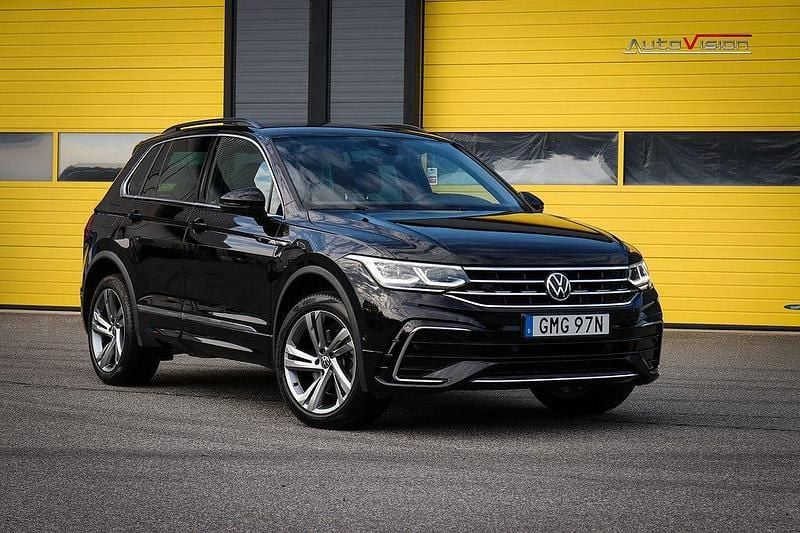 Svart Begagnad 2020 VW Tiguan R-line SUV | 339 900 kr (Lite dyr) - Bild 1/4