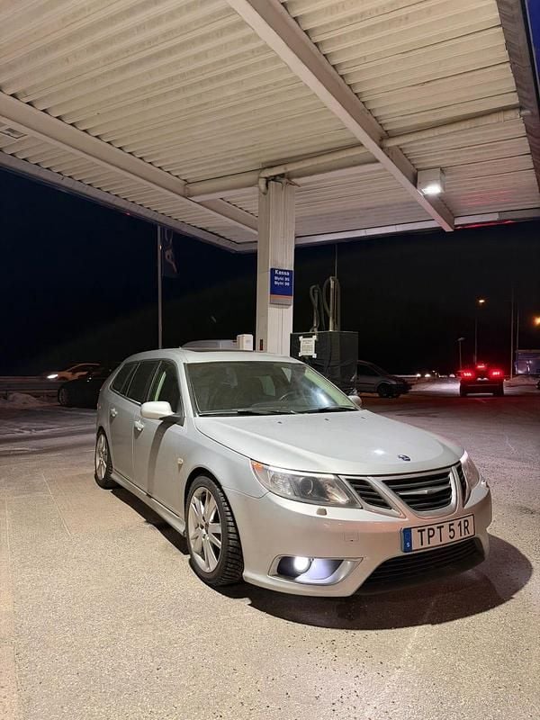 Silver Begagnad 2008 Saab 9-3 Kombi | 55 000 kr - Bild 1/4
