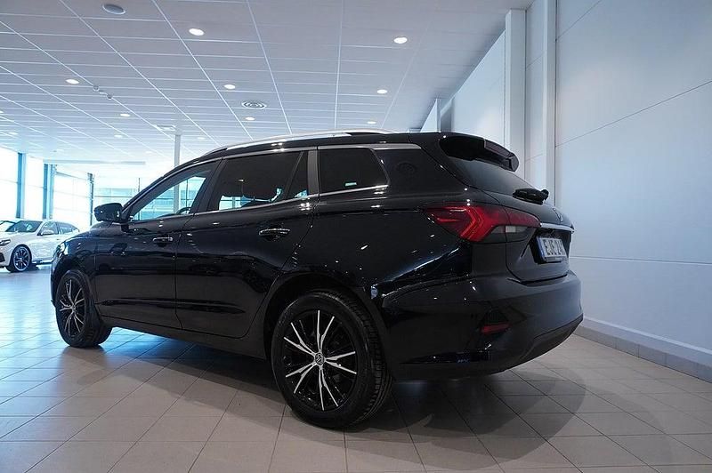 Begagnad MG MG5 EV Luxury 2022 Svart Kombi