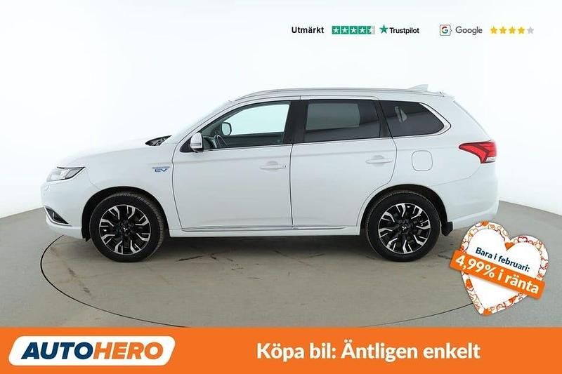 Begagnad Mitsubishi Outlander 205 HK (150 kW) 2018 Vit SUV