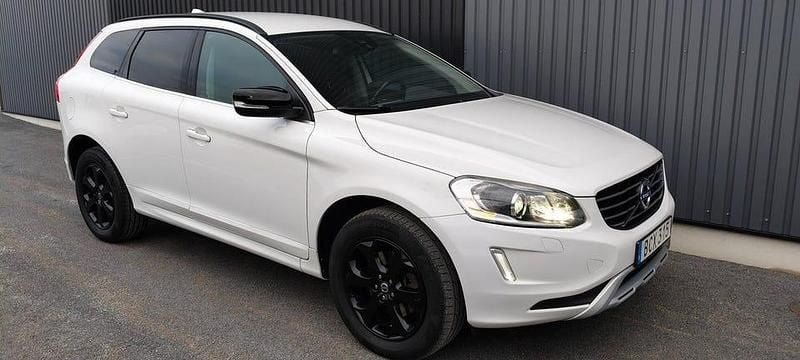 Begagnad Volvo XC60 Momentum 181 HK (133 kW) 2014 Vit SUV