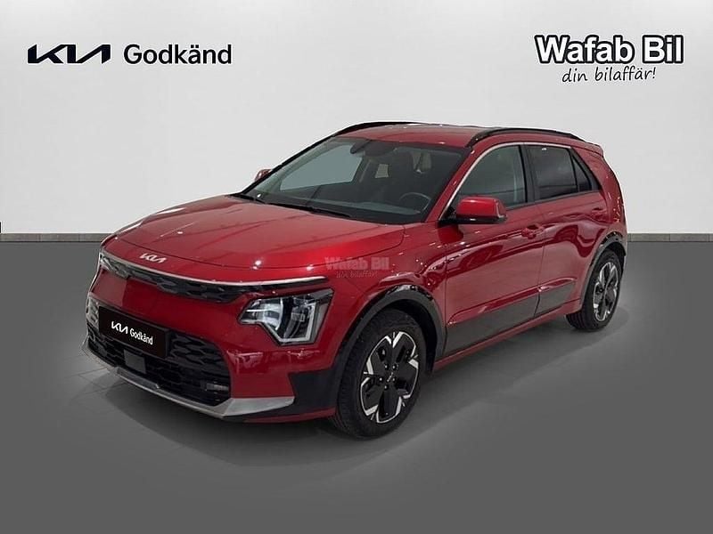 Röd Begagnad 2024 Kia e-Niro SUV | 359 900 kr - Bild 1/4