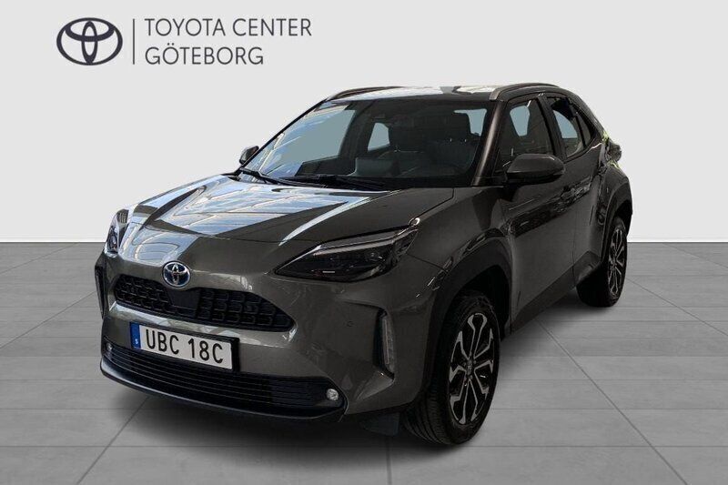 Grön Begagnad 2022 Toyota Yaris Cross Active SUV | 269 900 kr (Lite dyr) - Bild 1/2