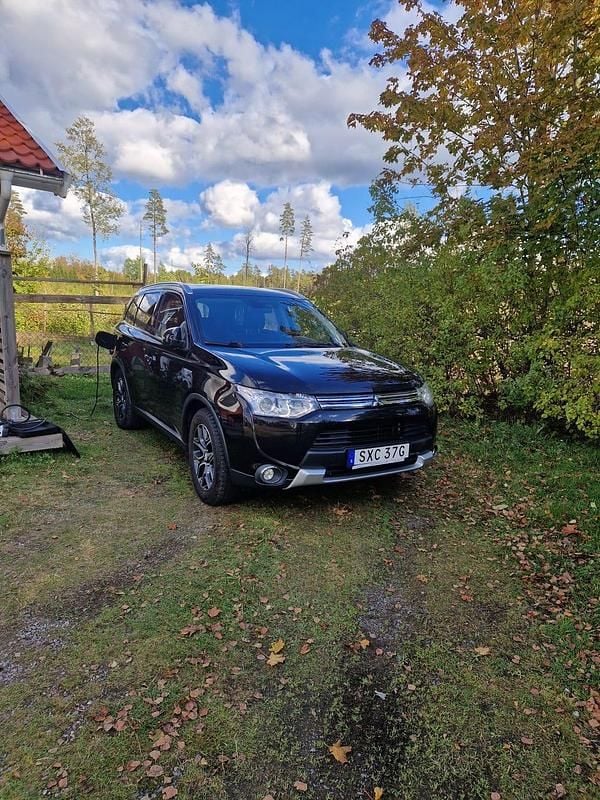 Begagnad 2015 Mitsubishi Outlander SUV | 163 000 kr (Dyr) - Bild 1/4