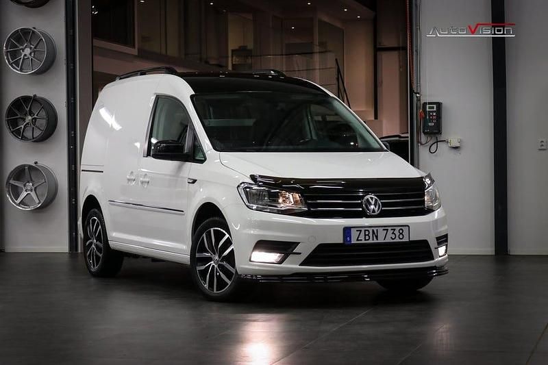 Flerfärgad Begagnad 2018 VW Caddy Edition Minibuss | 184 900 kr (Marknadspris) - Bild 1/4