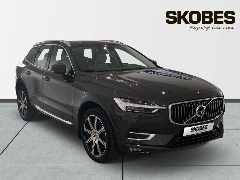 Mörkgrå (grå) Begagnad 2018 Volvo XC60 Inscription SUV | 338 900 kr (Marknadspris) - Bild 1/3