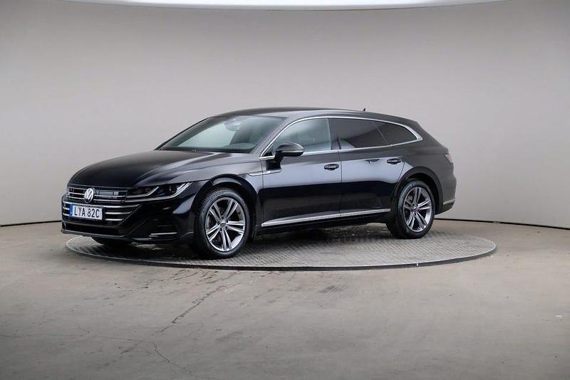 Svart Begagnad 2022 VW Arteon R-line Kombi | 324 000 kr (Marknadspris) - Bild 1/4