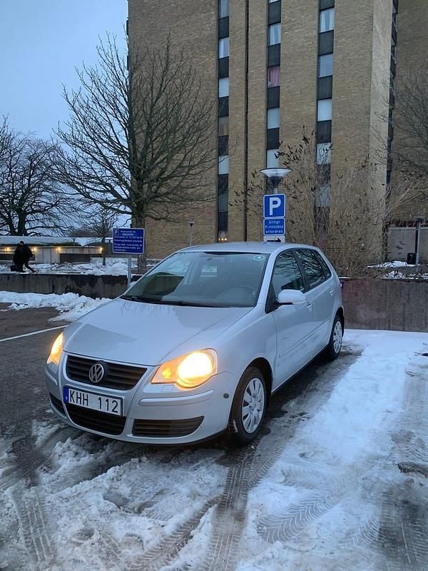 Begagnad VW Polo 80 HK (58 kW) 2007 Halvkombi