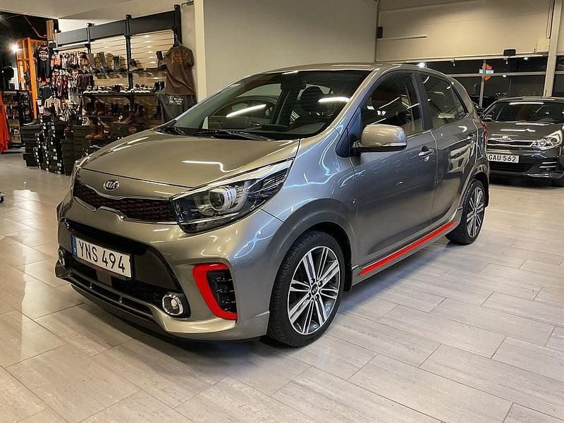 Grå Begagnad 2018 Kia Picanto GT-Line Halvkombi | 128 000 kr (Dyr) - Bild 1/4