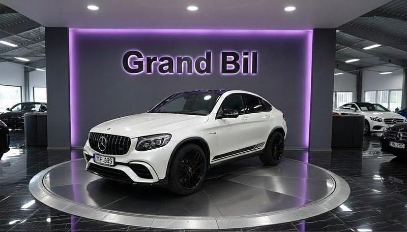 Vit Begagnad 2019 Mercedes GLC63 AMG AMG Sportkupé | 589 900 kr (Marknadspris) - Bild 1/4