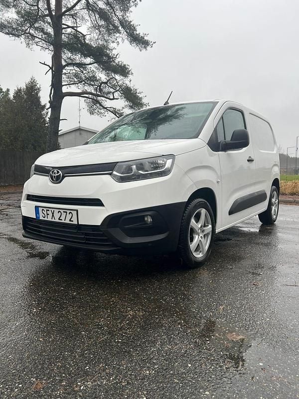 Begagnad 2020 Toyota Proace City City Minibuss | 130 000 kr (Bra pris) - Bild 1/4