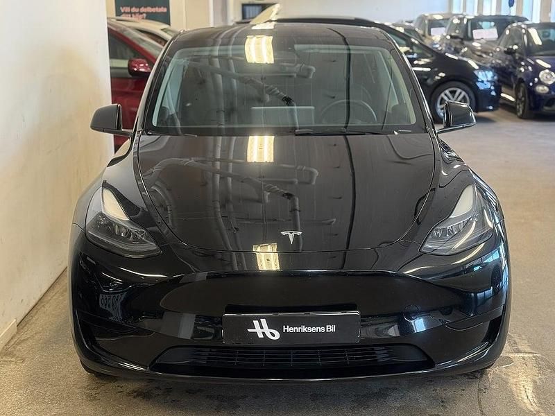 Begagnad Tesla Model Y Standard Range 250 kW (340 HK) 2022 Svart SUV