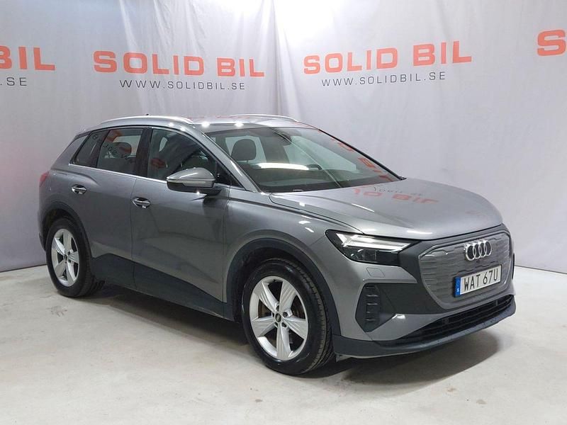 Grå Begagnad 2023 Audi Q4 e-tron Proline SUV | 339 900 kr (Bra pris) - Bild 1/4