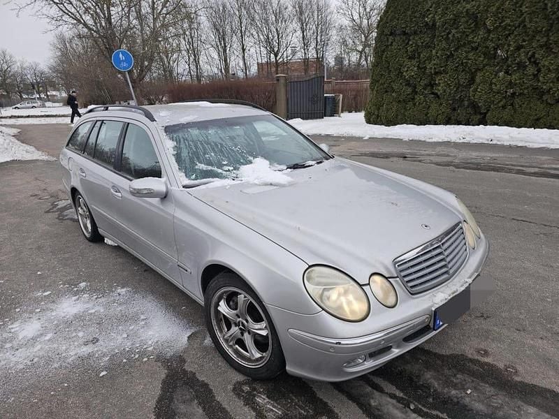 Begagnad Mercedes E320 224 HK (164 kW) 2003