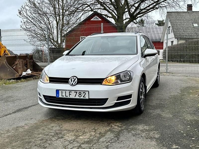 Vit Begagnad 2014 VW Golf VII Kombi | 79 000 kr (Marknadspris) - Bild 1/4
