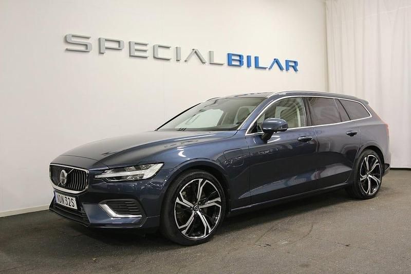 Denim blue metallic Begagnad 2023 Volvo V60 Ultimate Kombi | 429 000 kr - Bild 1/4