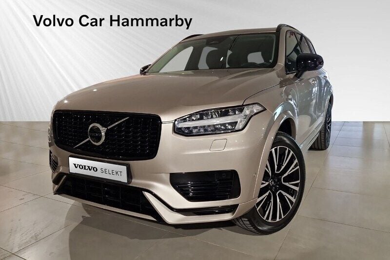 Grå Begagnad 2022 Volvo XC90 Ultimate SUV | 749 000 kr (Marknadspris) - Bild 1/3