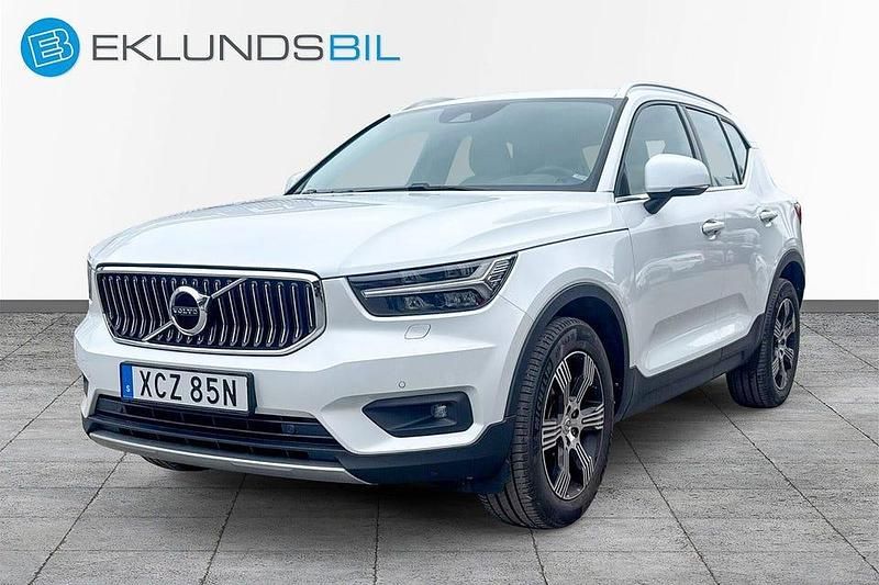 Vit Begagnad 2021 Volvo XC40 Inscription SUV | 329 900 kr (Dyr) - Bild 1/4