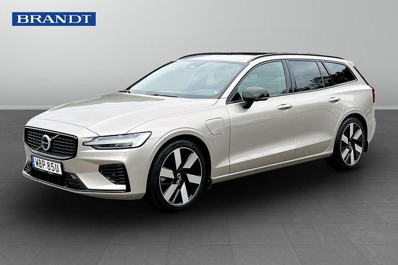 Ljusgrå (grå) Begagnad 2025 Volvo V60 Ultra Kombi | 519 900 kr - Bild 1/4