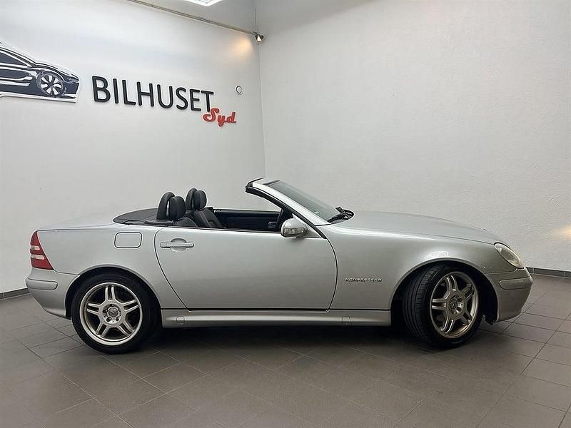 Begagnad Mercedes SLK230 197 HK (144 kW) 2004 Silver Cab