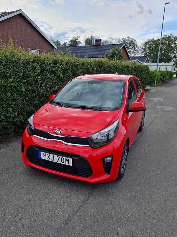 Röd Begagnad 2021 Kia Picanto Advance Halvkombi | 108 000 kr (Marknadspris) - Bild 1/4