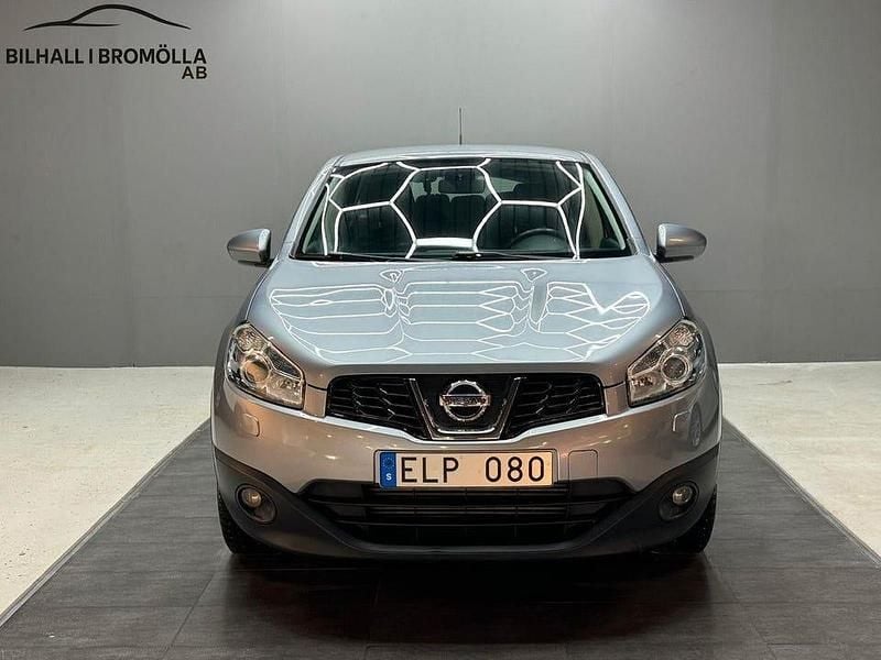 Grå Begagnad 2011 Nissan Qashqai SUV | 74 900 kr (Marknadspris) - Bild 1/4