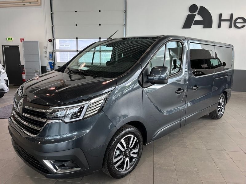 Grå Begagnad 2023 Renault Trafic Van | 687 375 kr - Bild 1/4