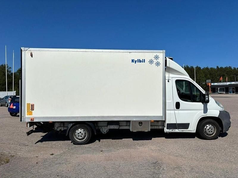 Begagnad Peugeot Boxer 158 HK (116 kW) 2011 Vit Van