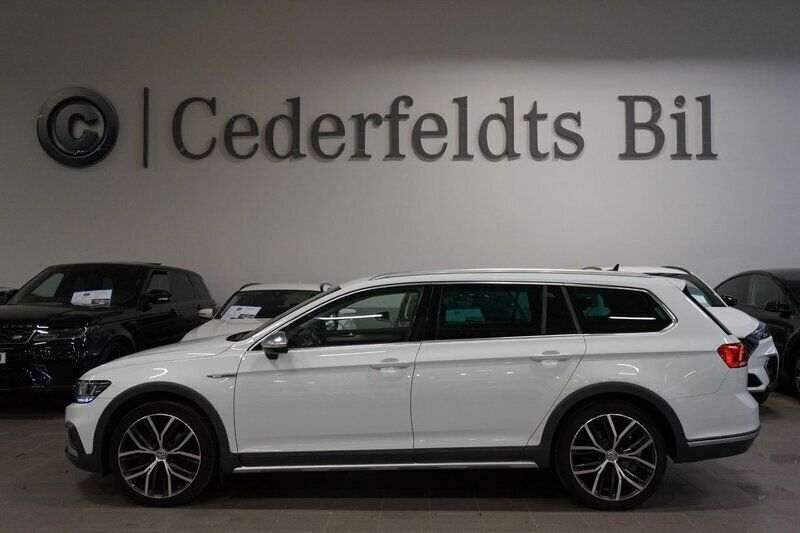 Vit Begagnad 2019 VW Passat Alltrack Kombi | 249 900 kr (Marknadspris) - Bild 1/3
