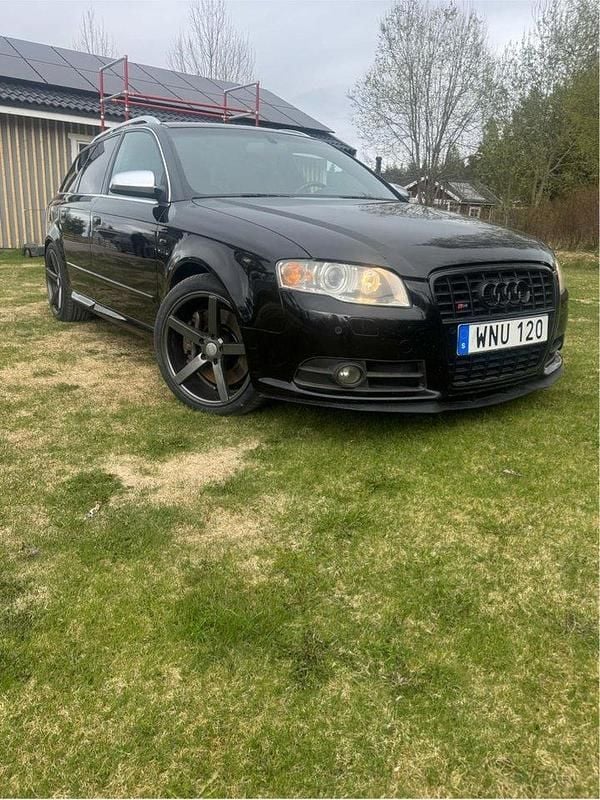Svart Begagnad 2005 Audi S4 Kombi | 129 000 kr (Dyr) - Bild 1/4