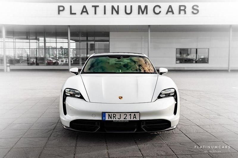 Begagnad Porsche Taycan Turbo S Performance Package 559 kW (761 HK) 2020 Vit Sedan