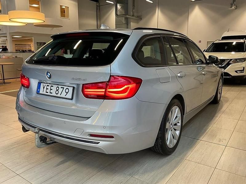 Begagnad BMW 318 Sport Line 150 HK (110 kW) 2016 Silver Kombi