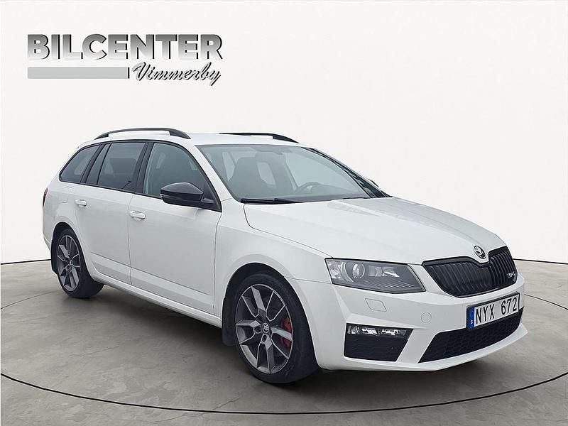 Vit Begagnad 2013 Skoda Octavia RS Kombi | 135 000 kr (Dyr) - Bild 1/4