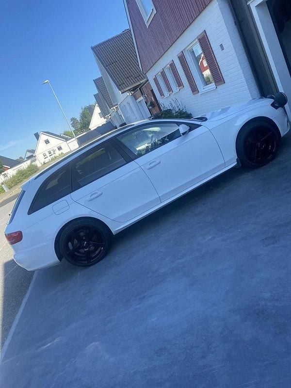 Vit Begagnad 2011 Audi A4 Kombi | 63 000 kr (Bra pris) - Bild 1/4