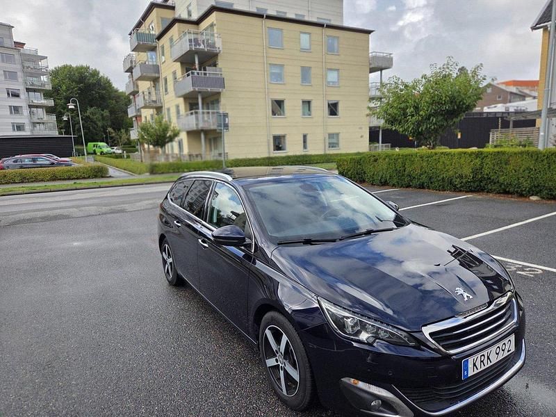 Blå Begagnad 2014 Peugeot 308 Kombi | 72 990 kr (Marknadspris) - Bild 1/4