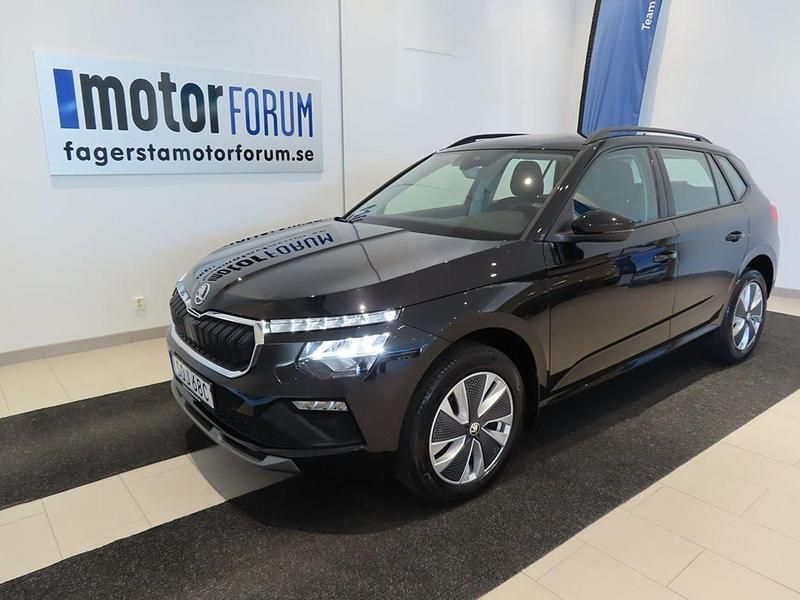 Svart Begagnad 2024 Skoda Kamiq Selection SUV | 269 000 kr (Marknadspris) - Bild 1/4