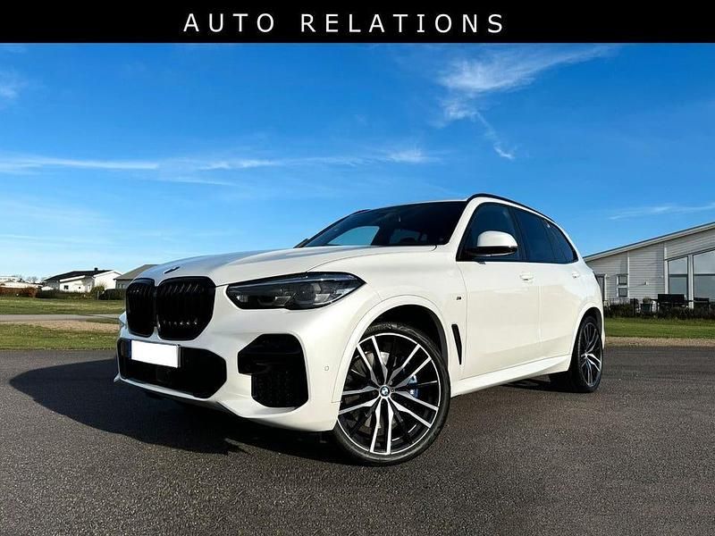 Begagnad BMW X5 M Sport 340 HK (250 kW) 2023 Vit mineral white pearl metallic SUV